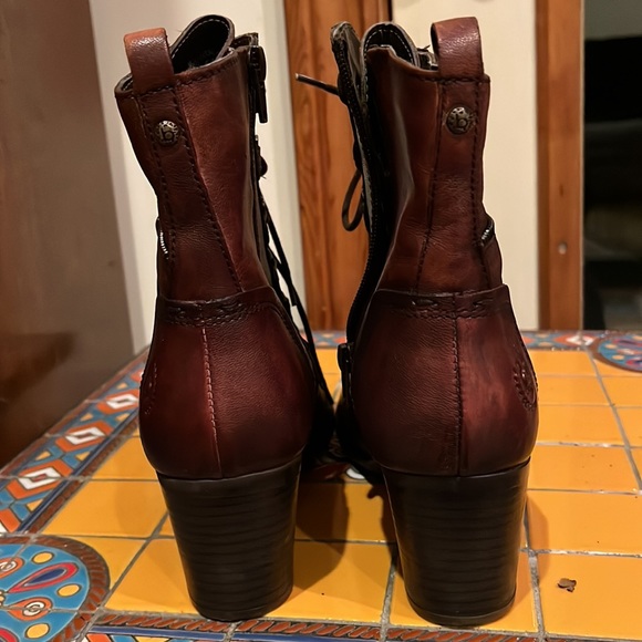 Bugatti ankle boots, NWOT - Picture 4 of 6